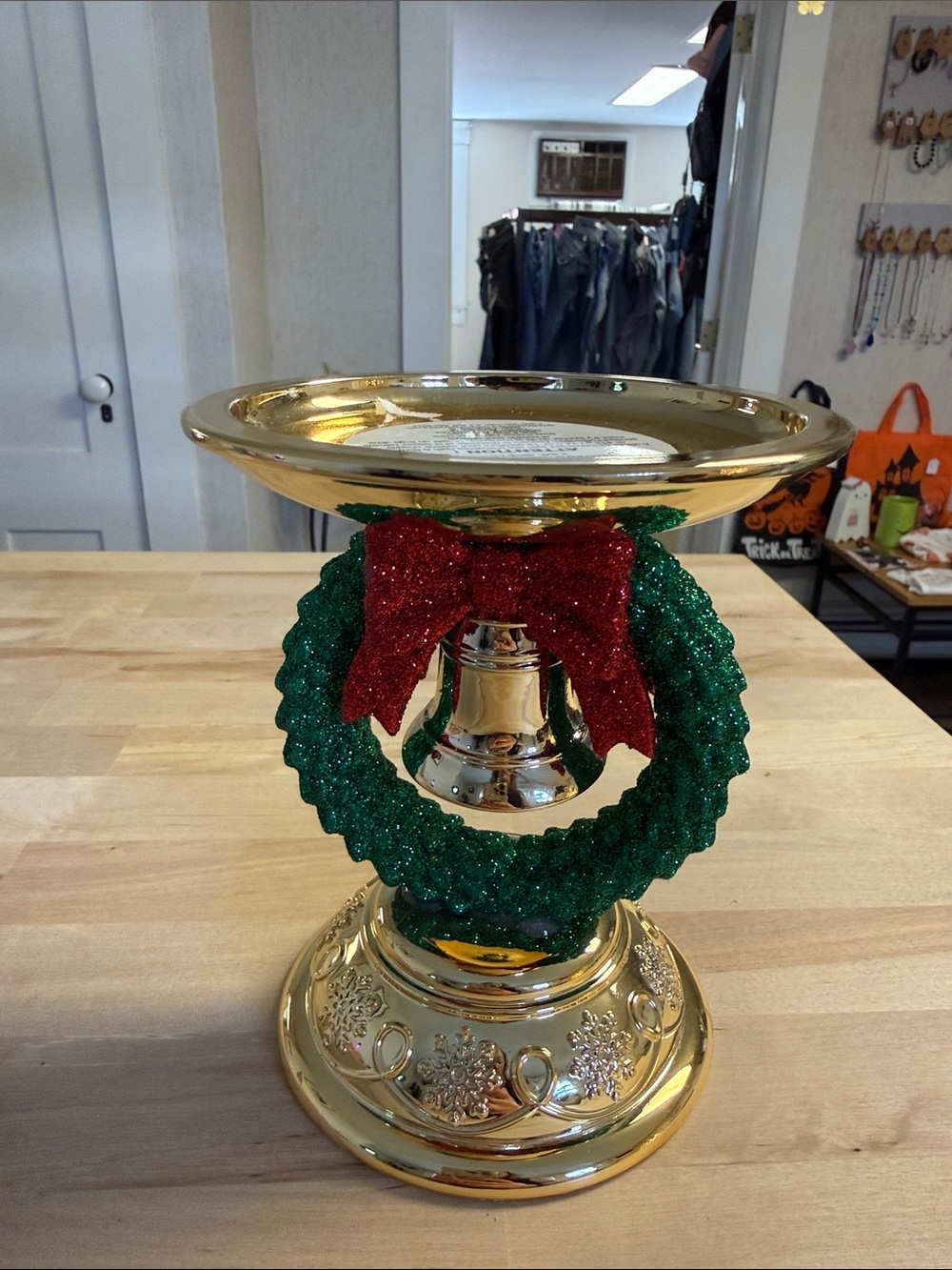 Bath & Body Works Gold Holiday Pedestal with Green Glitter Wreath and Red Bow